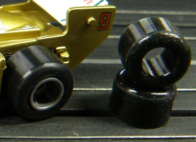 SLOT CAR HO SCALE 20 PAIR SILICONE TIRES FITS REAR T-JET .225 HUB OR AFX HUB 